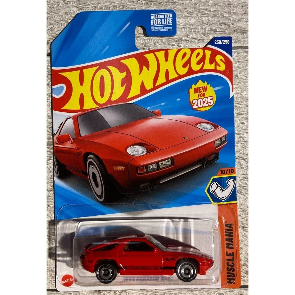 2025 Hot Wheels #250 1983 Porsche 928S RED